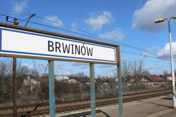 Mniej pociągów na linii Brwinów – Warszawa