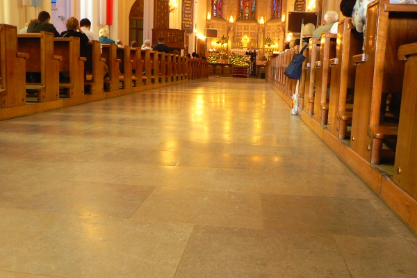 Wymiana podłogi w kościele św. Kazimierza