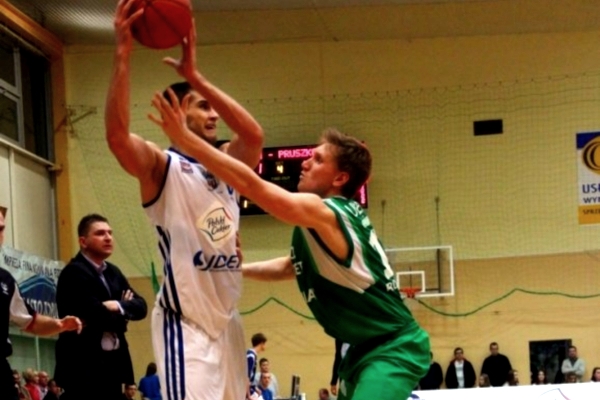 Znicz Basket „sponiewierany” w Toruniu
