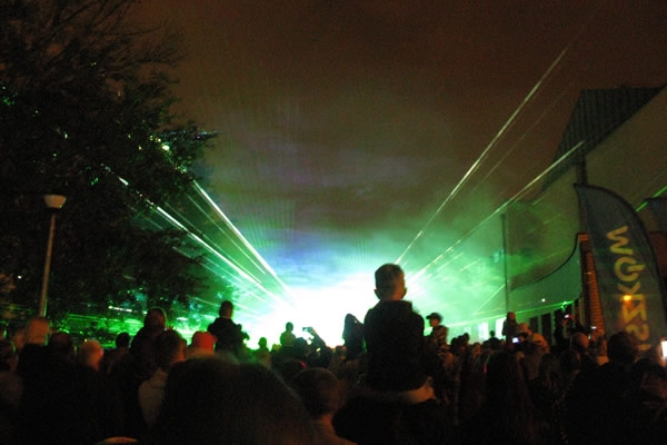 Lasery i światła na otwarcie parku
